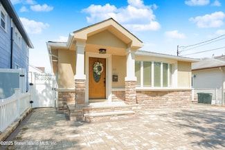 269 Chesterton Ave, Staten Island, NY 10306