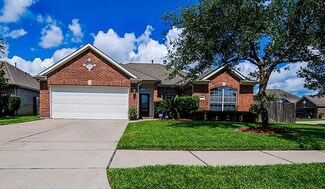 2205 Crystal Reef Ln, Pearland, TX 77584