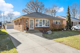 2180 Derby Rd, Birmingham, MI 48009