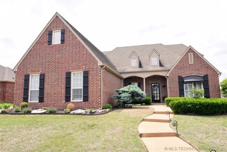 512 S 67th St, Broken Arrow, OK 74014
