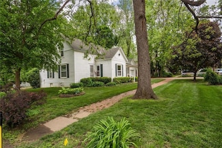 920 Grove St, Baldwin City, KS 66006