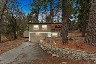 31662 Panorama Dr, Arrowbear Lake, CA 92382