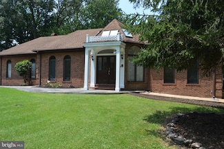 8652 Tuttle Rd, Springfield, VA 22152