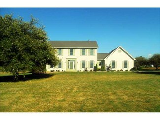 4770 Lakewood Dr, Williamson, NY 14589
