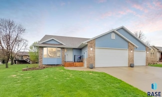 4315 S Cathedral Ave, Sioux Falls, SD 57103
