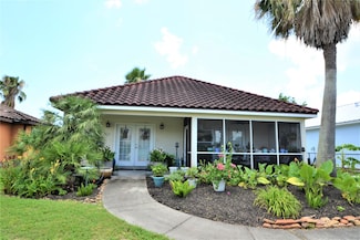 278 Debbie Ln, San Leon, TX 77539