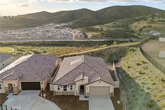 1238 Topanga Dr, Vista, CA 92084