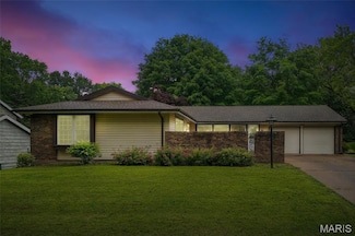 12648 Meadowdale Dr, Saint Louis, MO 63138