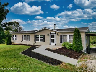 601 State Route W, Fayette, MO 65248