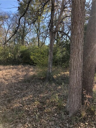 2401 Dixie St, Bryan, TX 77803