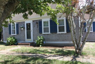 15 Canterbury Ln, East Falmouth, MA 02536