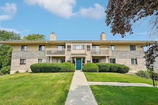 112 E Freistadt Rd Unit C, Thiensville, WI 53092