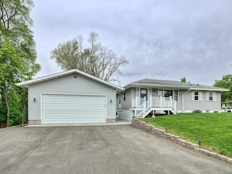752 109th Ave NE, Minneapolis, MN 55434