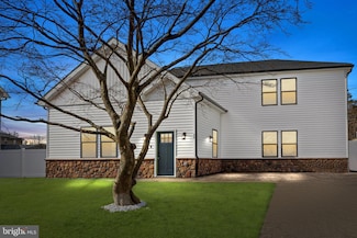 29 Bittersweet Rd, Levittown, PA 19057