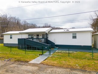 2 Jennifer Dr, Cross Lanes, WV 25313