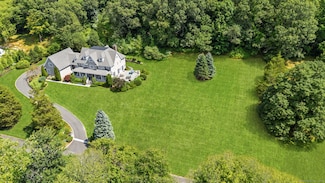 2 Longwood Dr, Redding, CT 06896