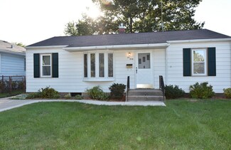 1040 Franklin Ave, Winthrop Harbor, IL 60096