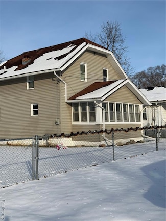 1465 Norton St, Burton, MI 48529