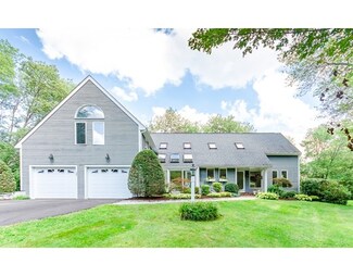 28 Hilltop Cir, West Newbury, MA 01985