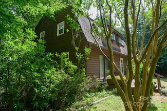 2767 Tanasee Gap Rd, Balsam Grove, NC 28708