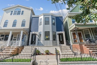 133 W 4th St, Bayonne, NJ 07002
