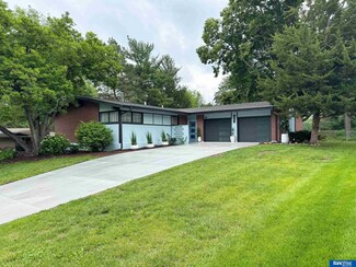 5941 Margo Dr, Lincoln, NE 68510