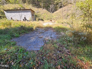 14322 Smith Creek Rd, Bristol, VA 24202