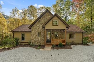 2147 Pilot Knob Rd, Glenville, NC 28736