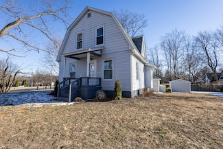 851 Bent St, Elgin, IL 60120