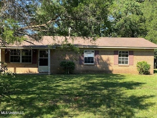 808 Boling St NE, Magee, MS 39111