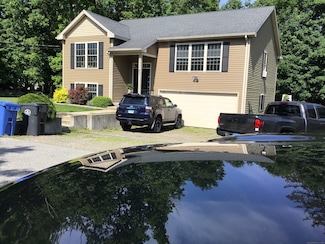 74 Salisbury Ave, Moosup, CT 06354