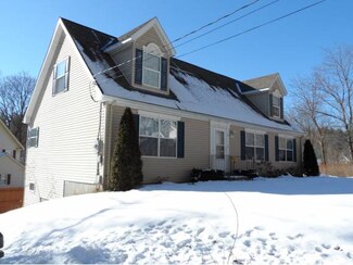 16 Dale St, Wilton, NH 03086