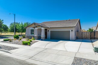 565 Ruby Dr, Lemoore, CA 93245