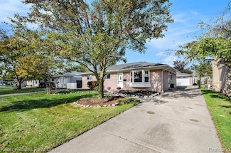 13311 Picadilly Dr, Sterling Heights, MI 48312