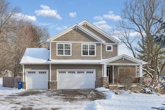 5009 Williston Rd, Minnetonka, MN 55345