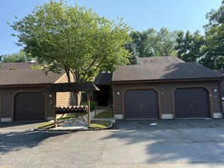 145 Maplewood Ct Unit 145D, Edison, NJ 08820