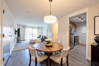 1805 Franklin Crossing Rd, Franklin, MA 02038