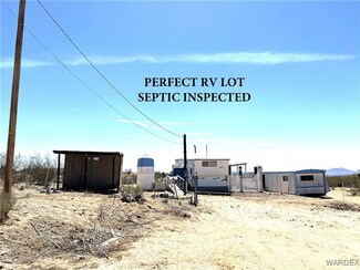 6112 Gladys Dr, Golden Valley, AZ 86413