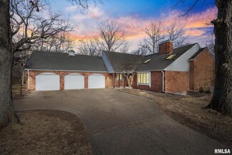 3516 N Marbleway Dr, Peoria, IL 61604