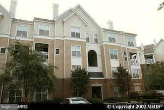 2203 Westcourt Ln Unit 304, Herndon, VA 20170