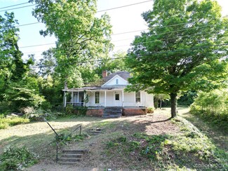 321 Orchard St, Wadesboro, NC 28170