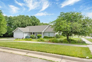 115 Hunter Dr, Manhattan, KS 66503