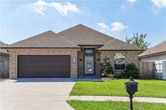 2348 E Village Ct, Terrytown, LA 70056