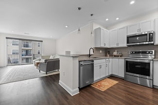 69 Foundry St Unit 305, Wakefield, MA 01880