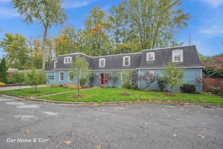 2502 Lee Dr, Bay City, MI 48708