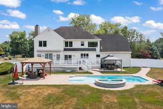 2 Wheatsheaf Ct, New Hope, PA 18938