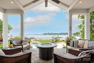 8467 Babe Dr, Lake Norman of Catawba, NC 28682