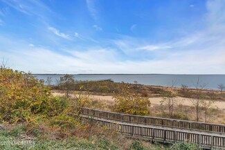115 Shoreland Cir, South Amboy, NJ 08879