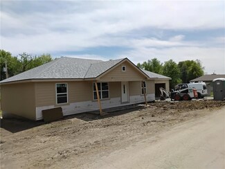 300 Maple Terrace, Maysville, MO 64469