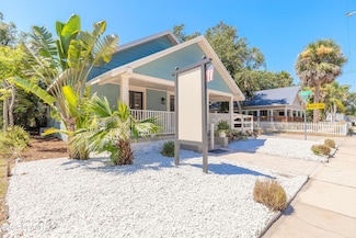 306 Washington St, New Smyrna Beach, FL 32168
